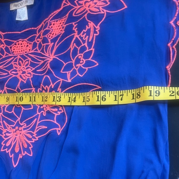 Arden B Royal blue, peach embroidered floral top, short sleeve - Picture 5 of 8